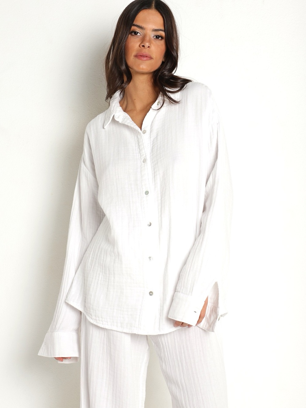 DONNI. The bubble shirt White Textured Button-Front Shirt